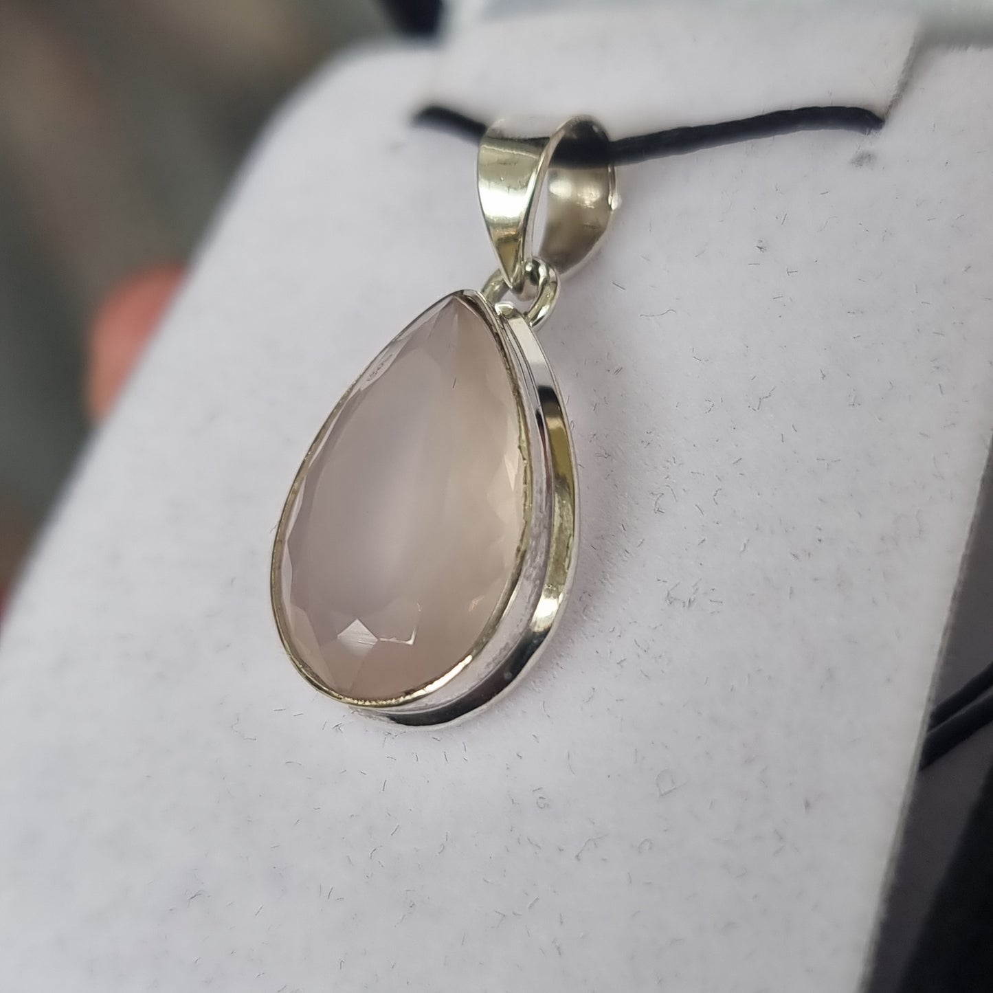 Rose quartz pendant - Rivendell Shop