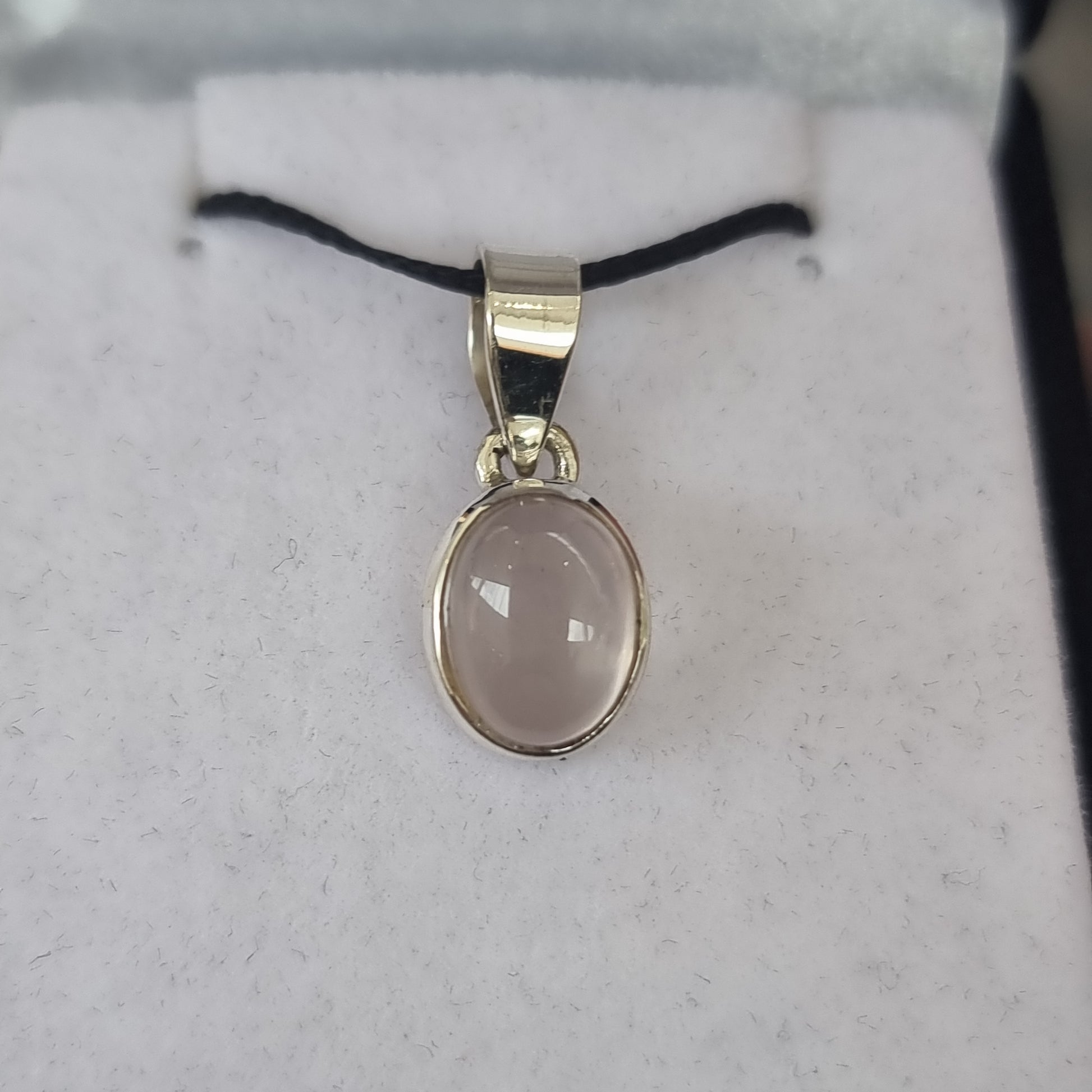 Rose quartz pendant - Rivendell Shop