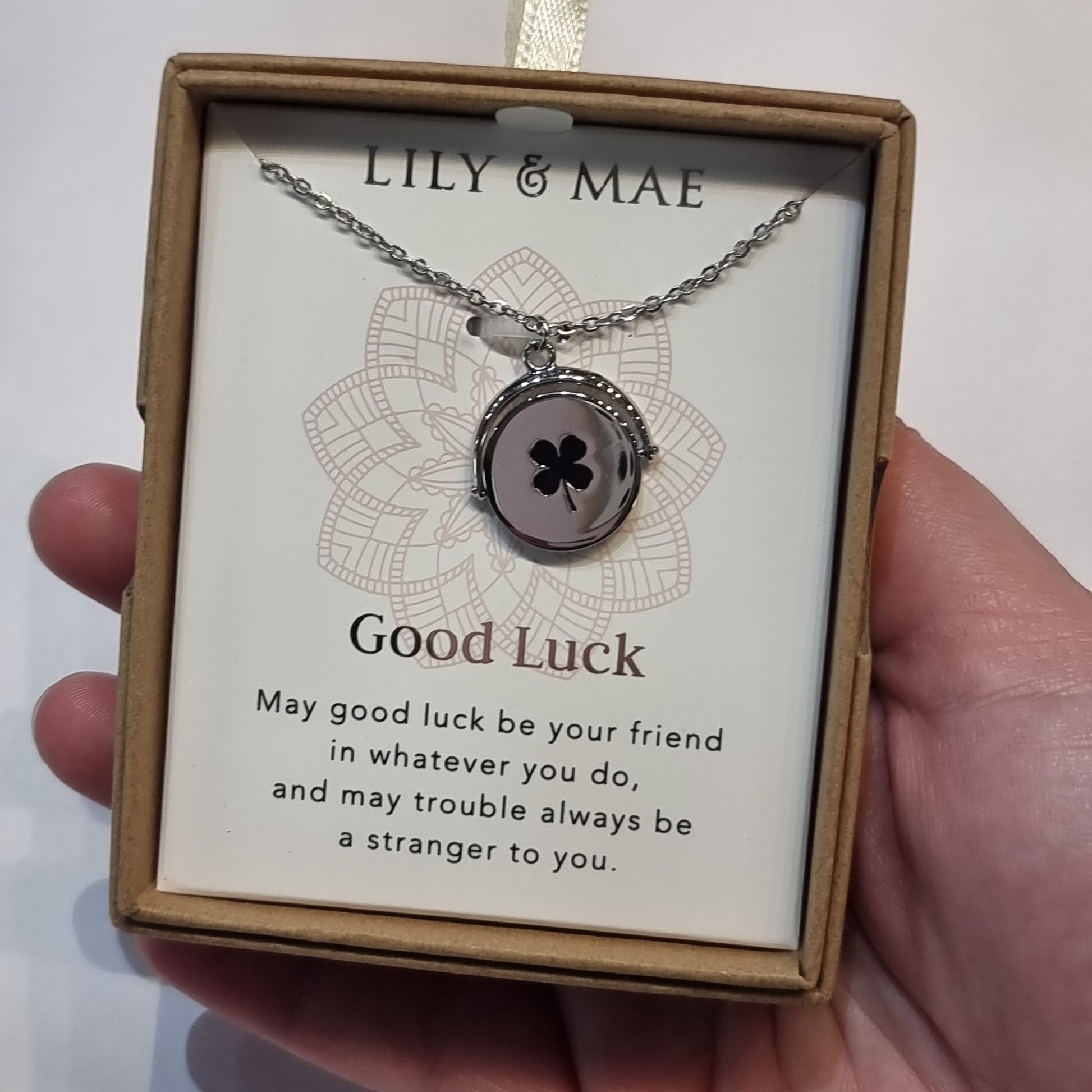 L&M spinning necklace - Good Luck - Rivendell Shop