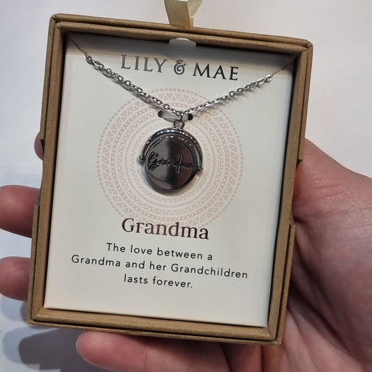 L&M spinning necklace - Grandma - Rivendell Shop