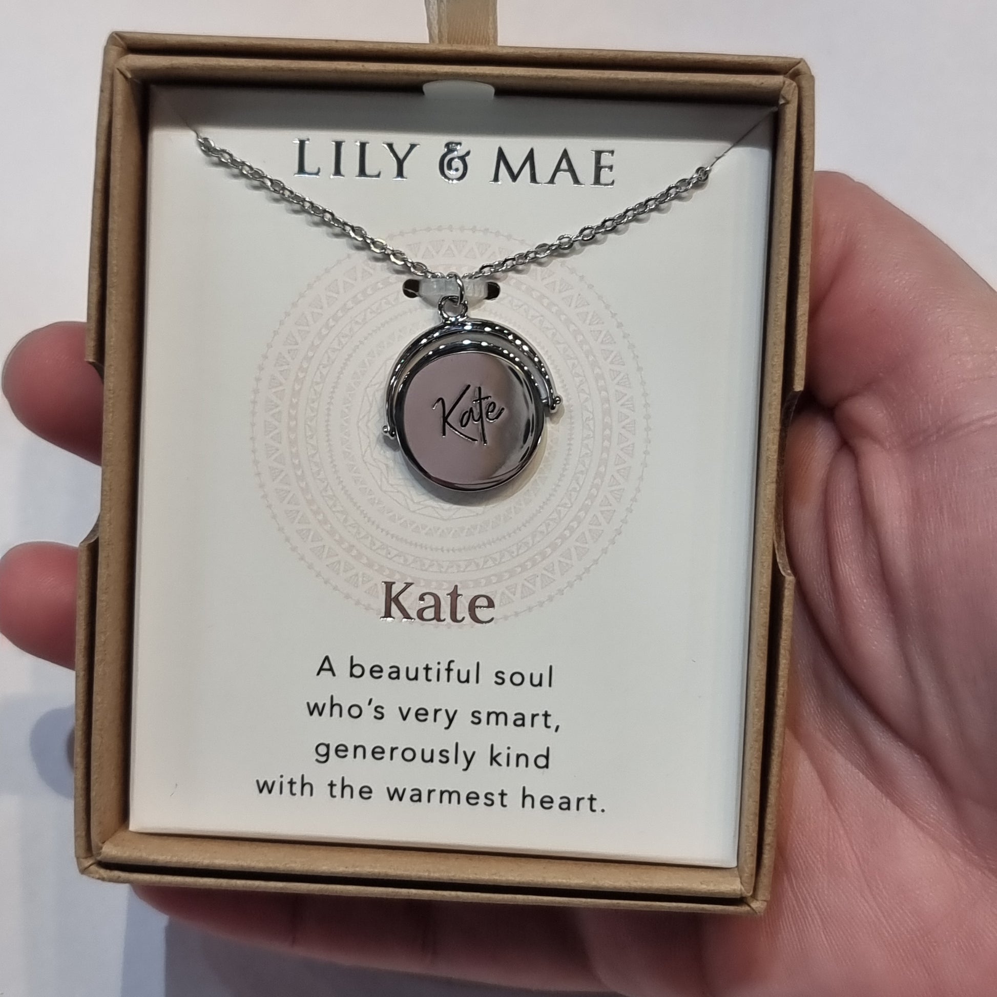 L&M spinning necklace - Kate - Rivendell Shop