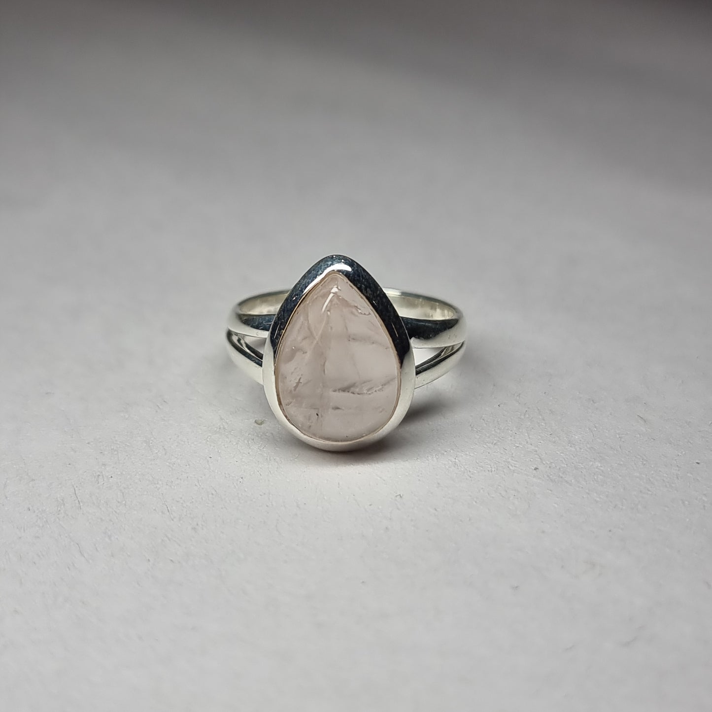 Rose quartz ring - Rivendell Shop