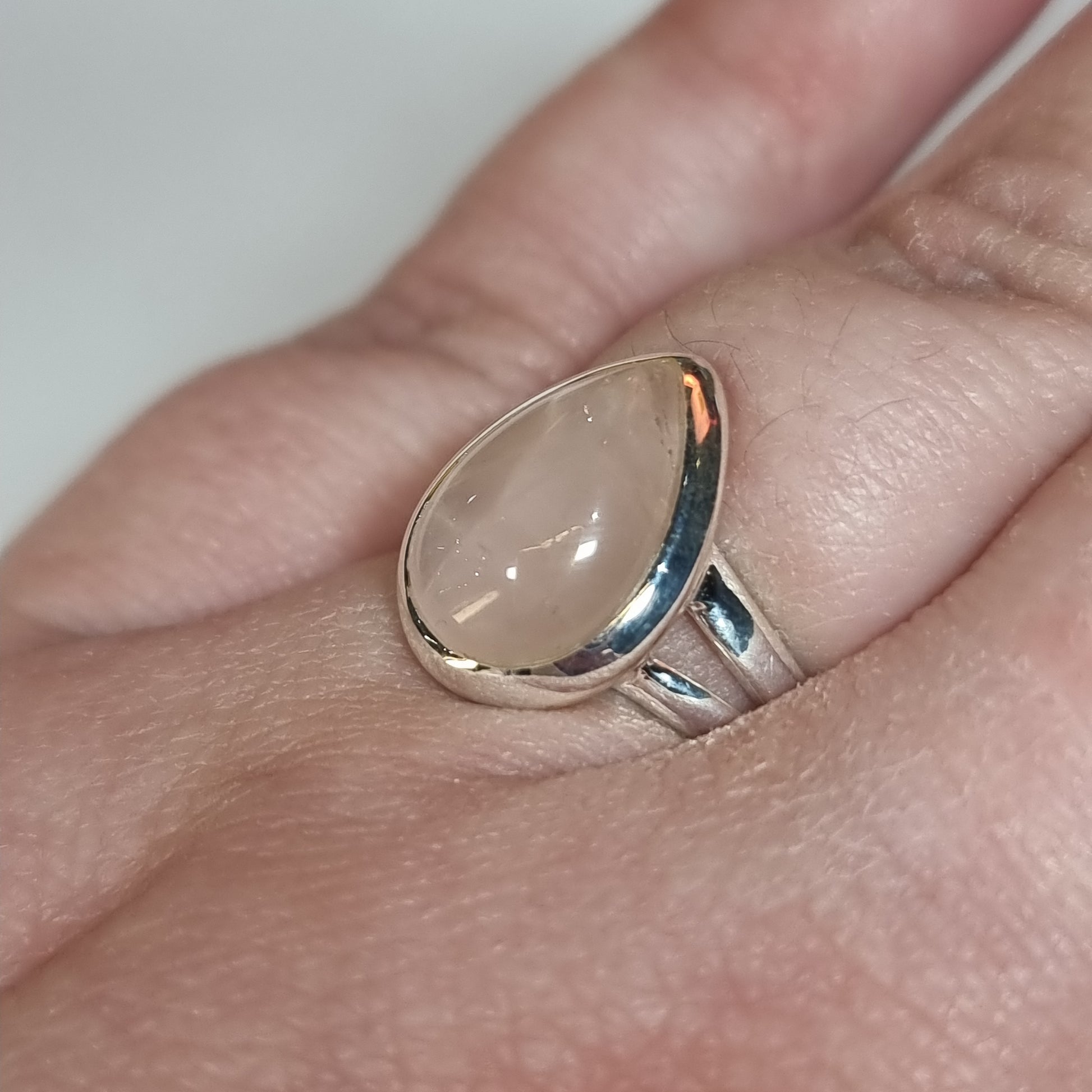 Rose quartz ring - Rivendell Shop