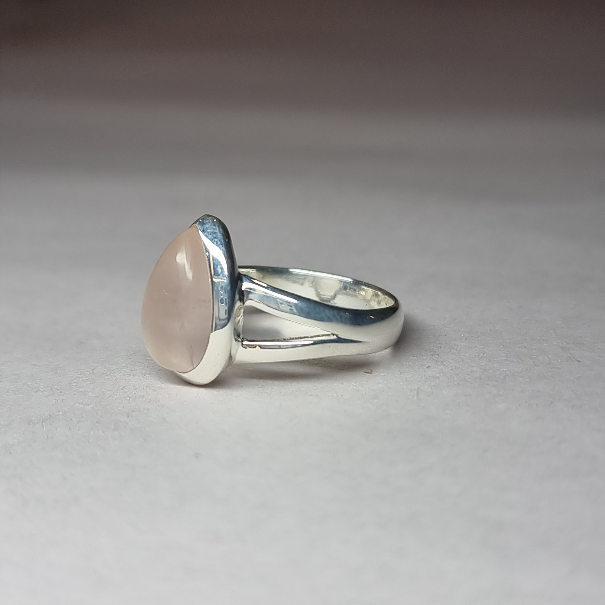 Rose quartz ring - Rivendell Shop