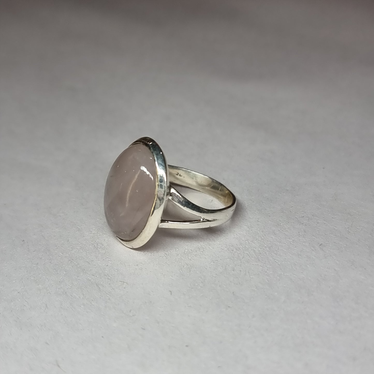 Rose quartz ring - Rivendell Shop