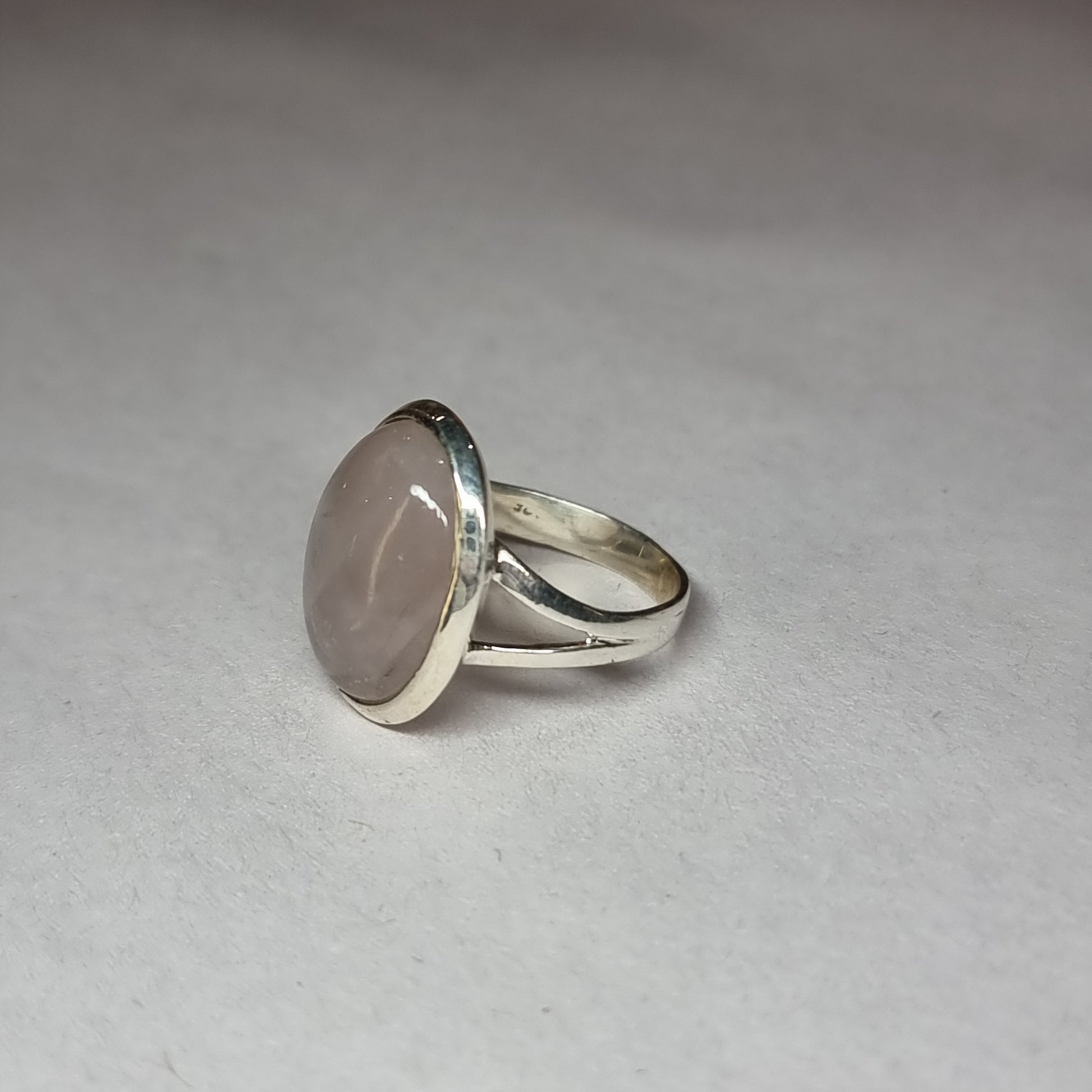 Rose quartz ring - Rivendell Shop