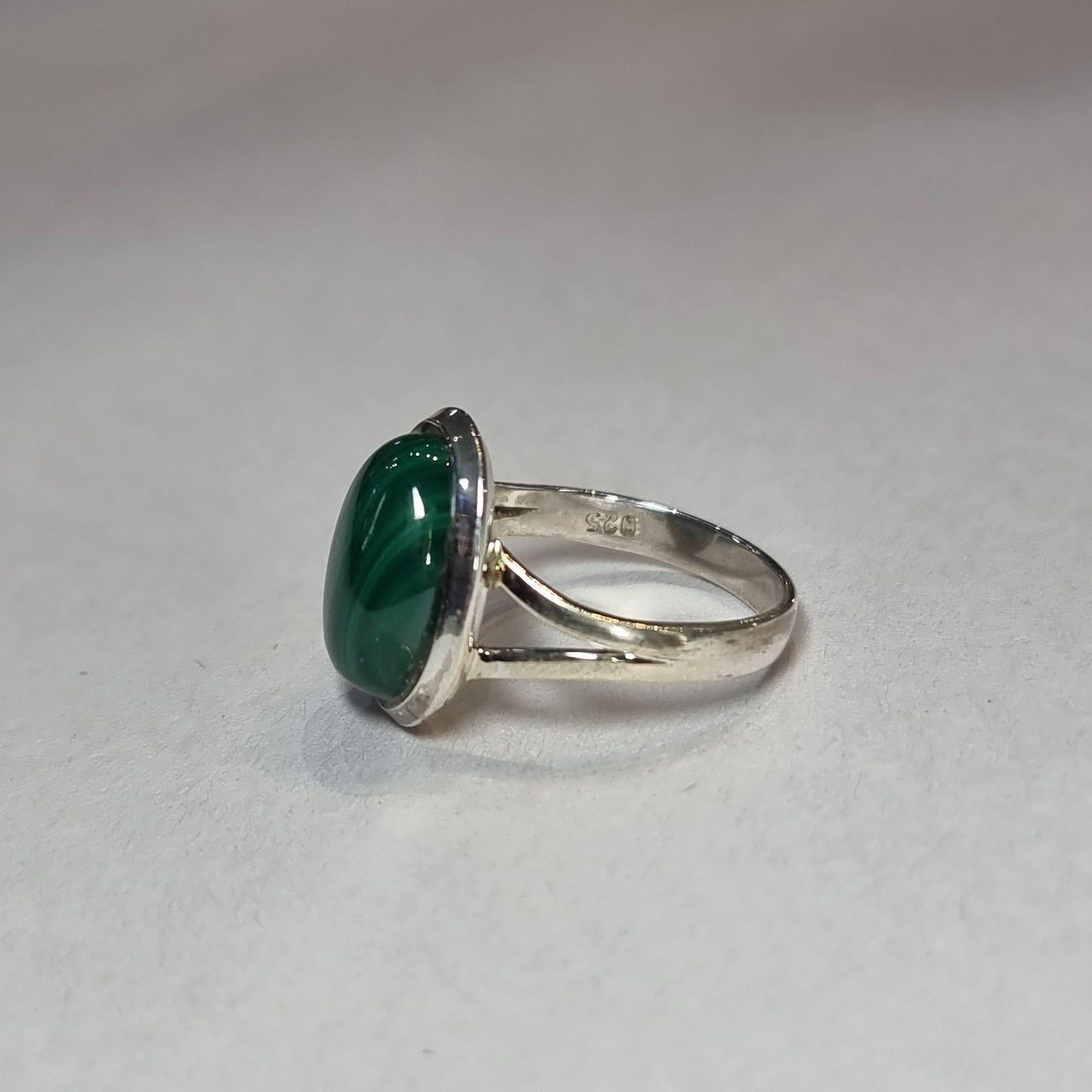 Malachite ring - Rivendell Shop