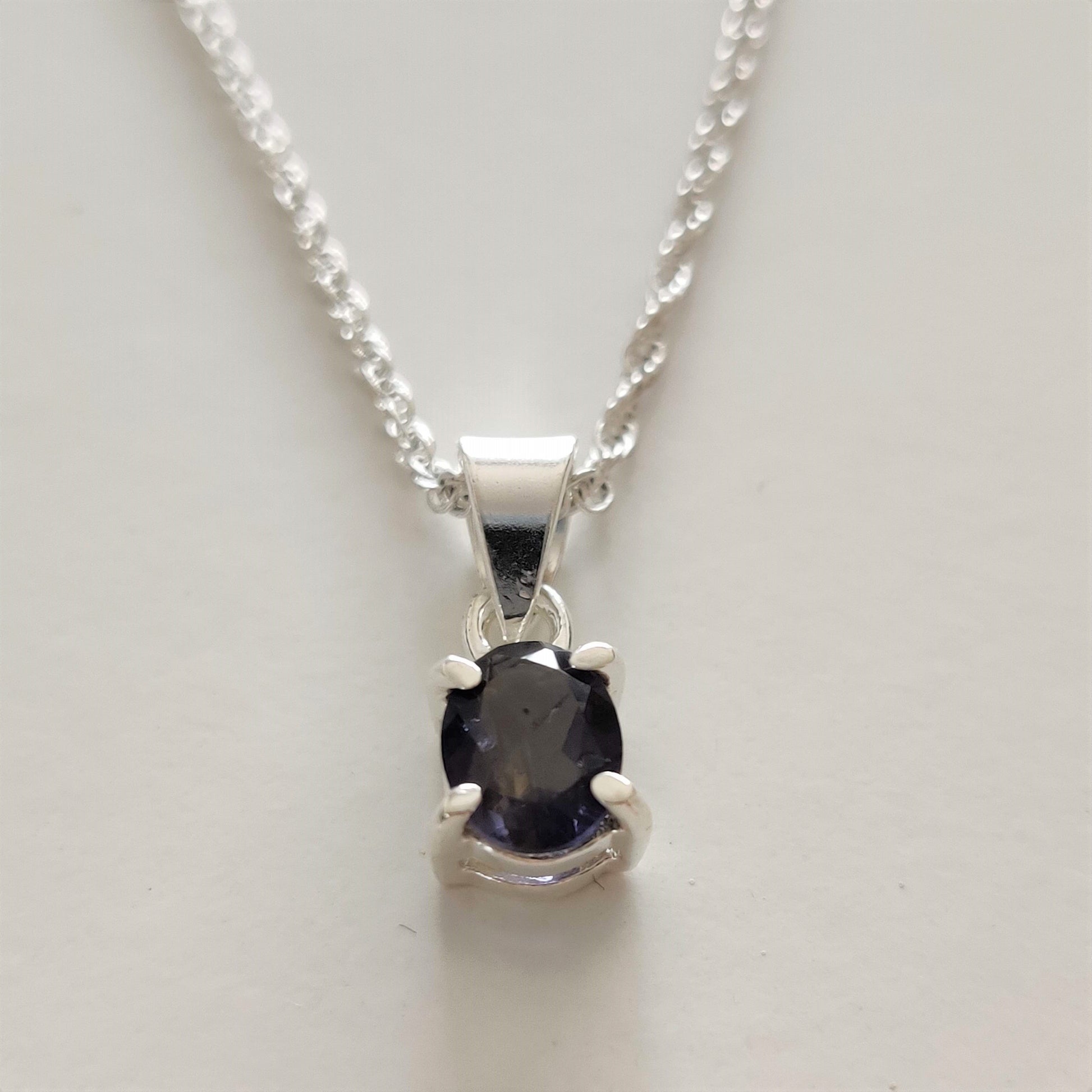 Oval Iolite 925 Sterling Silver Pendant - Rivendell Shop