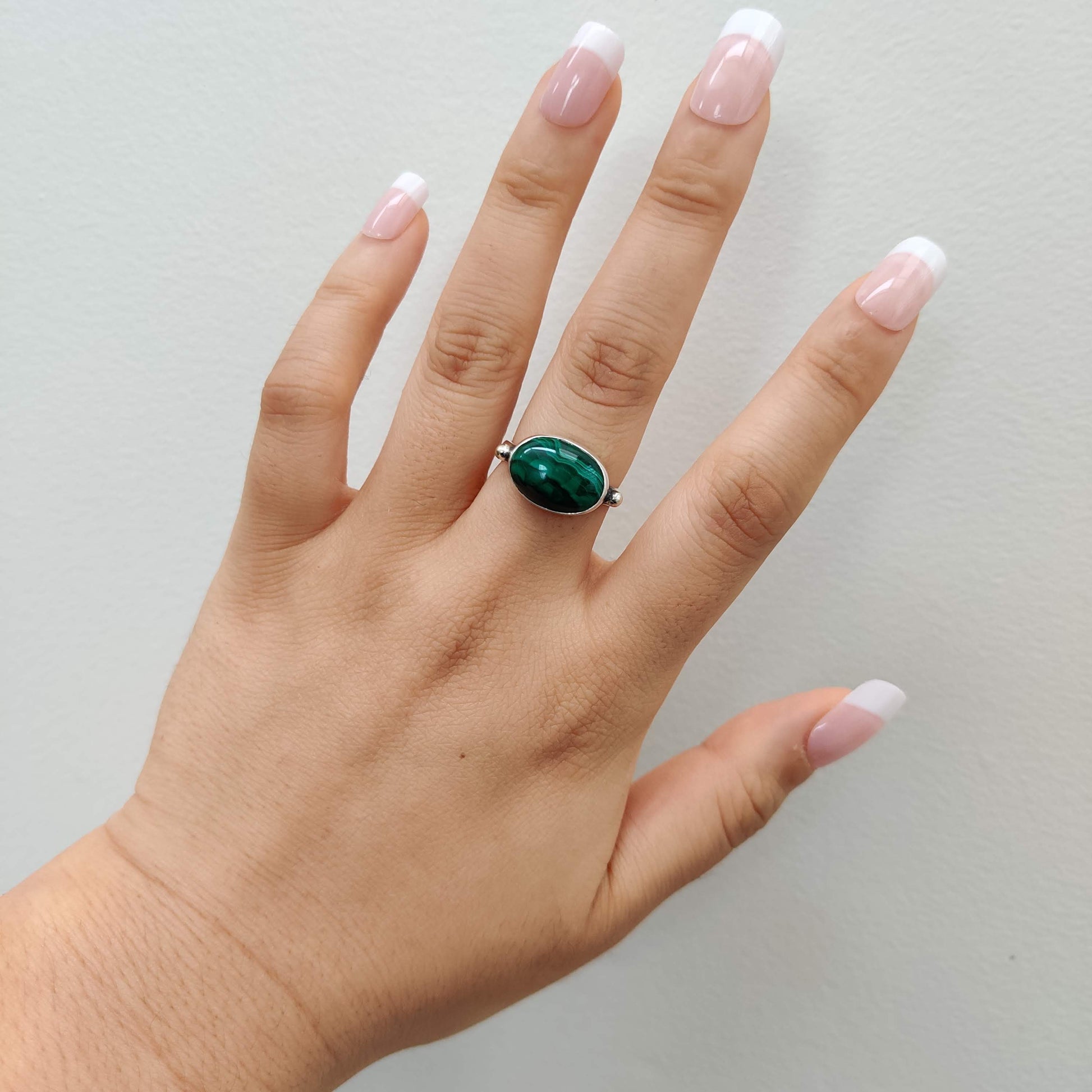 Malachite Oval 925 Sterling Silver Ring - Rivendell Shop