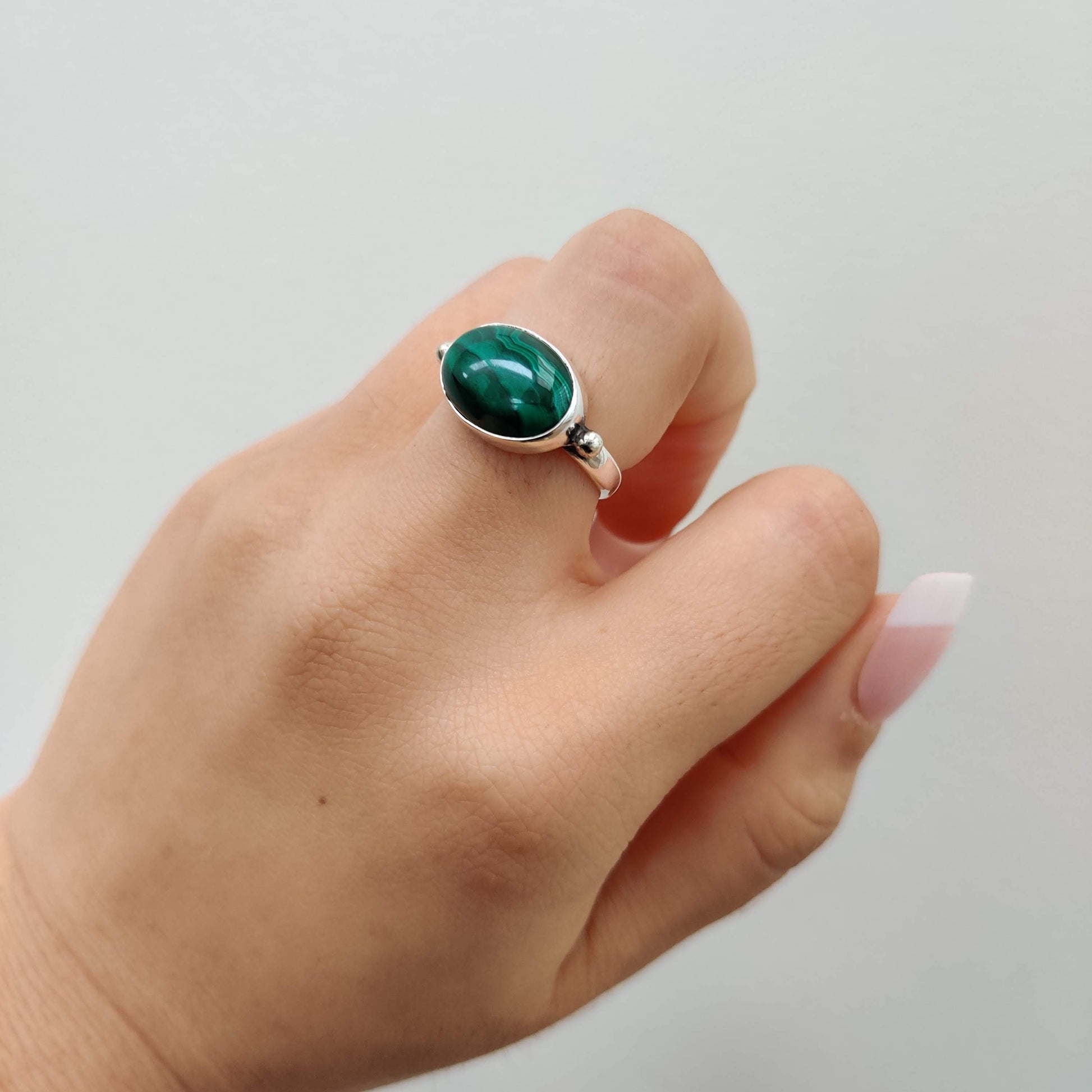 Malachite Oval 925 Sterling Silver Ring - Rivendell Shop