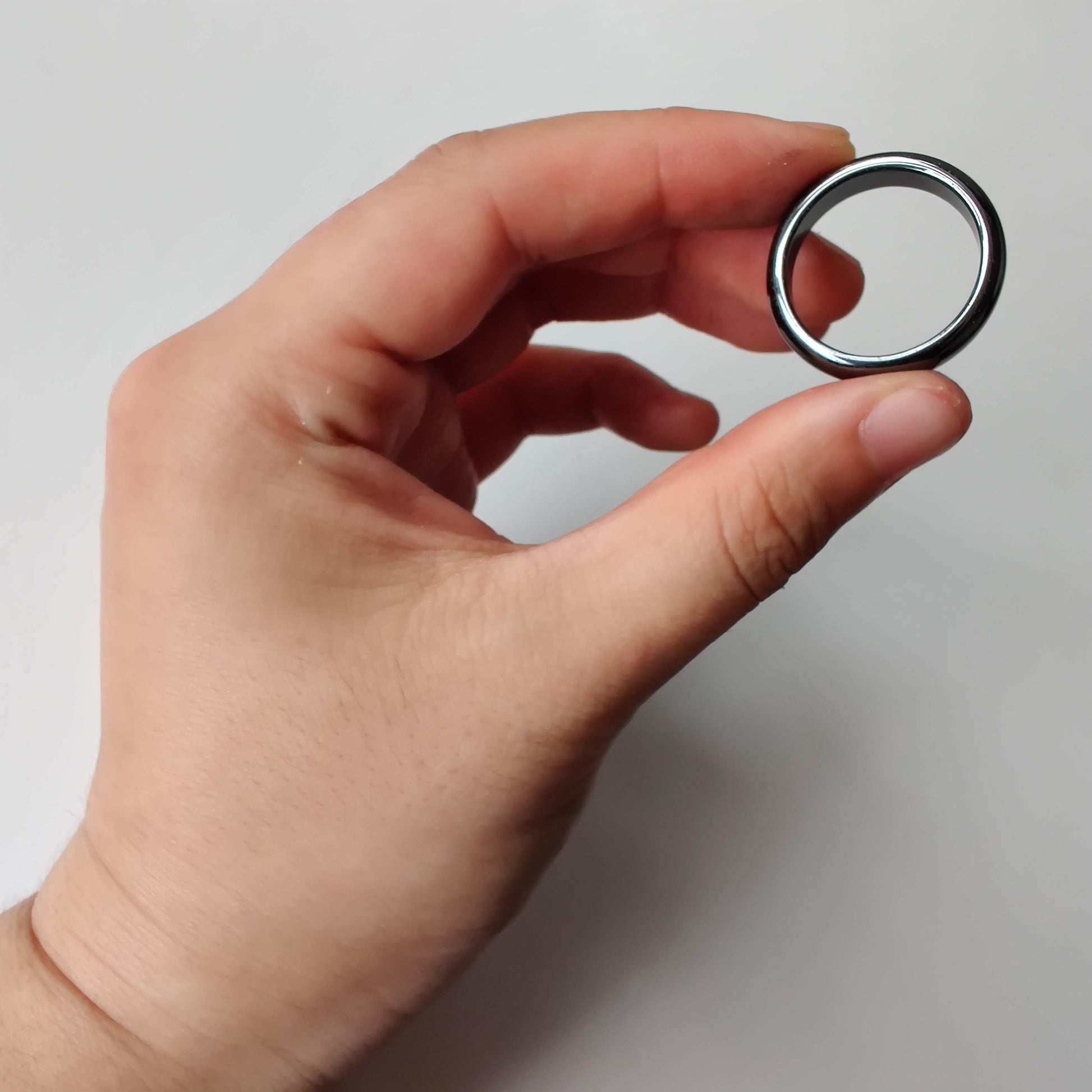 Hematite Ring (1.5-2cm) - Rivendell Shop