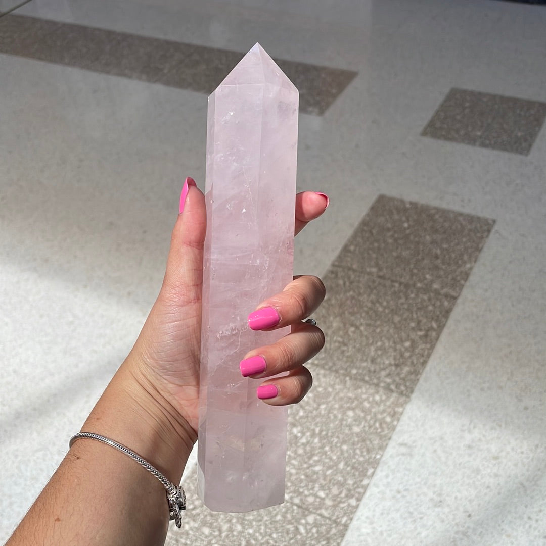 Rose Quartz point - Rivendell Shop