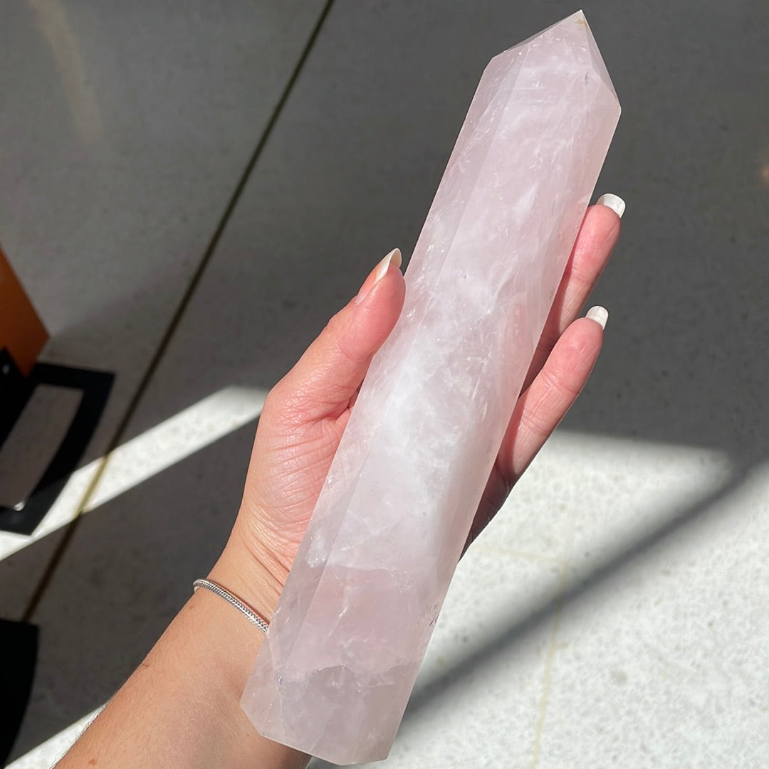 Rose quartz point - Rivendell Shop