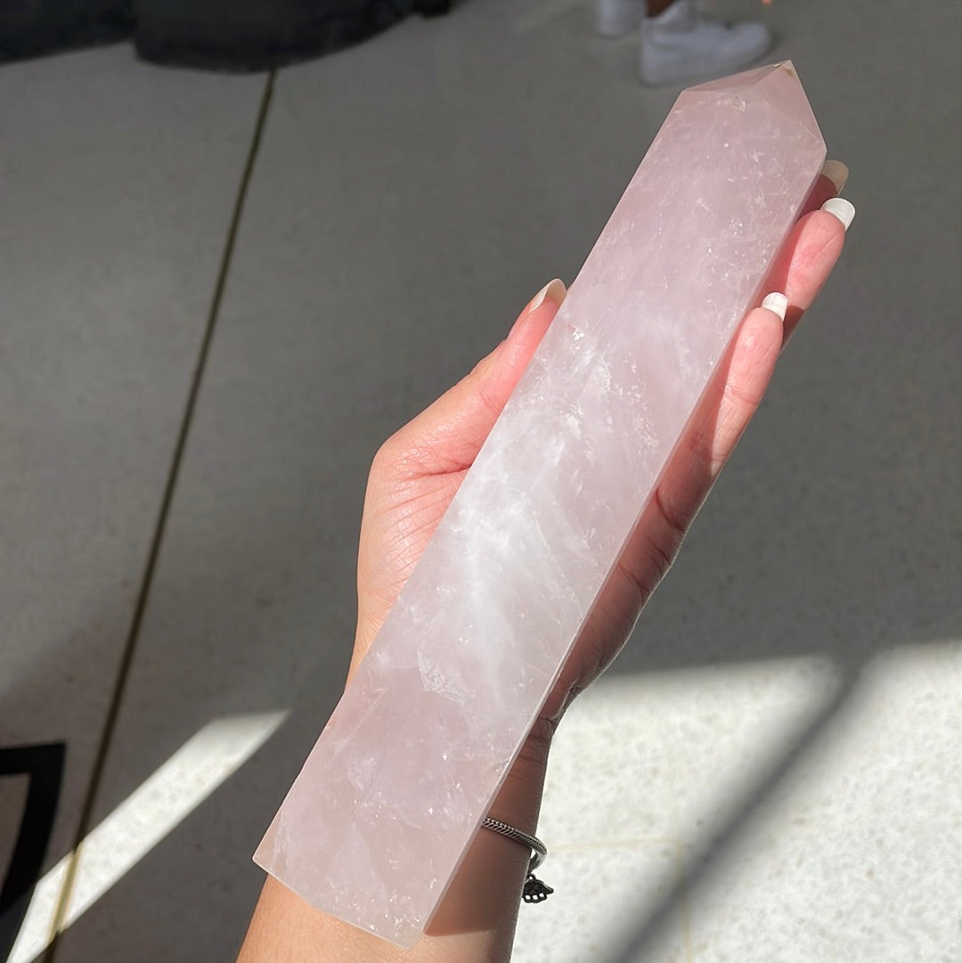 Rose quartz point - Rivendell Shop