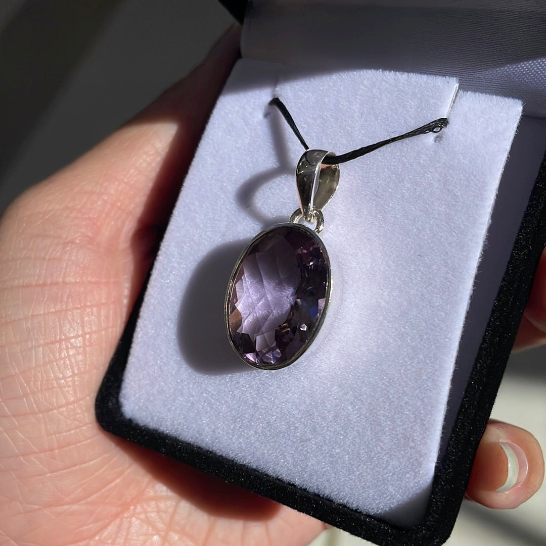 Sterling silver oval amethyst pendant - Rivendell Shop