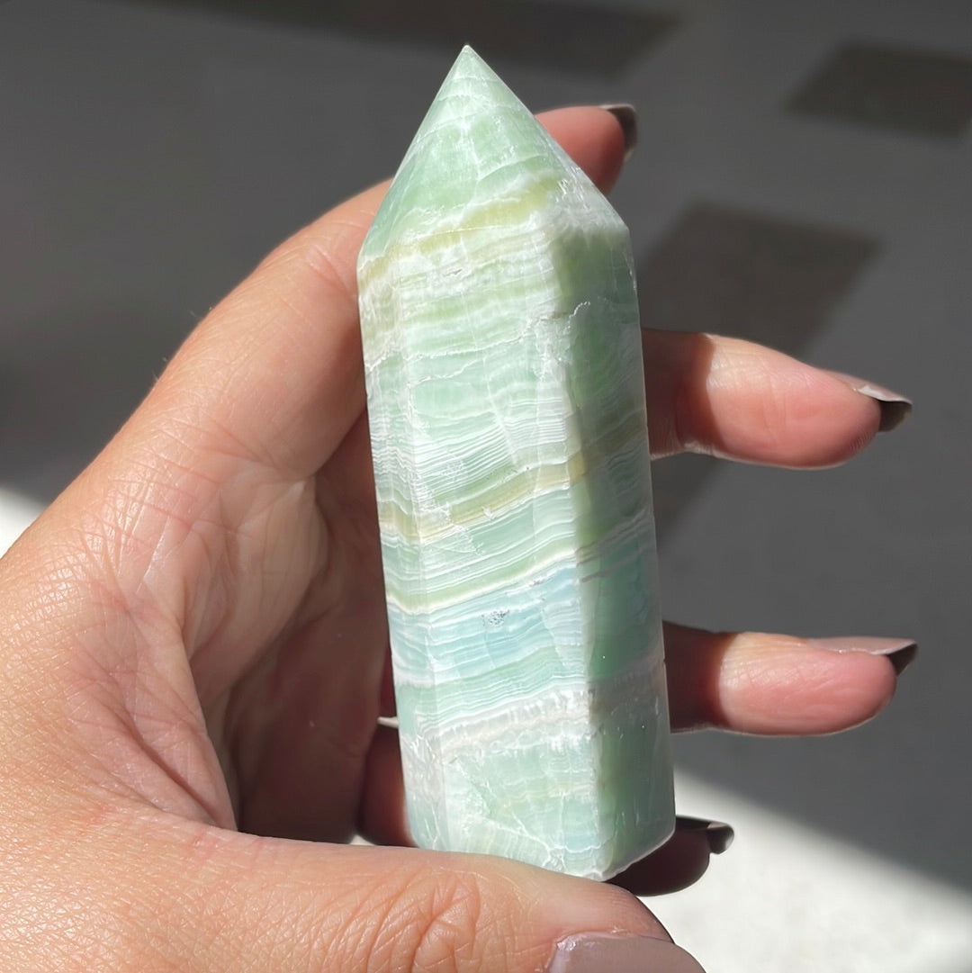 Caribbean Calcite point - Rivendell Shop