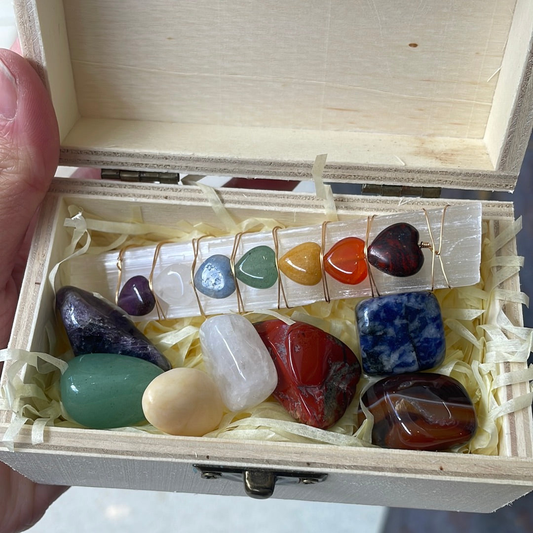 Chakra pack in wooden box - Rivendell Shop