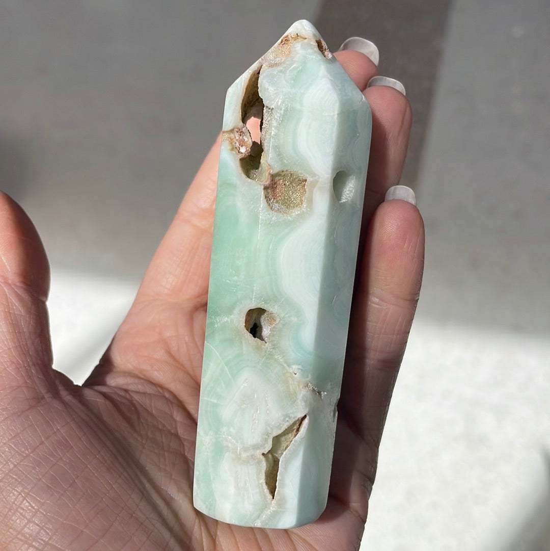 Caribbean Calcite point - Rivendell Shop