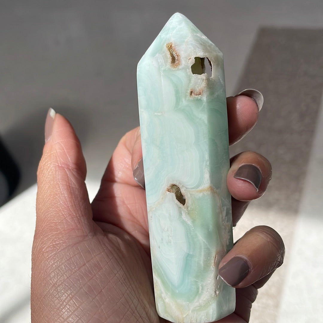 Caribbean Calcite point - Rivendell Shop