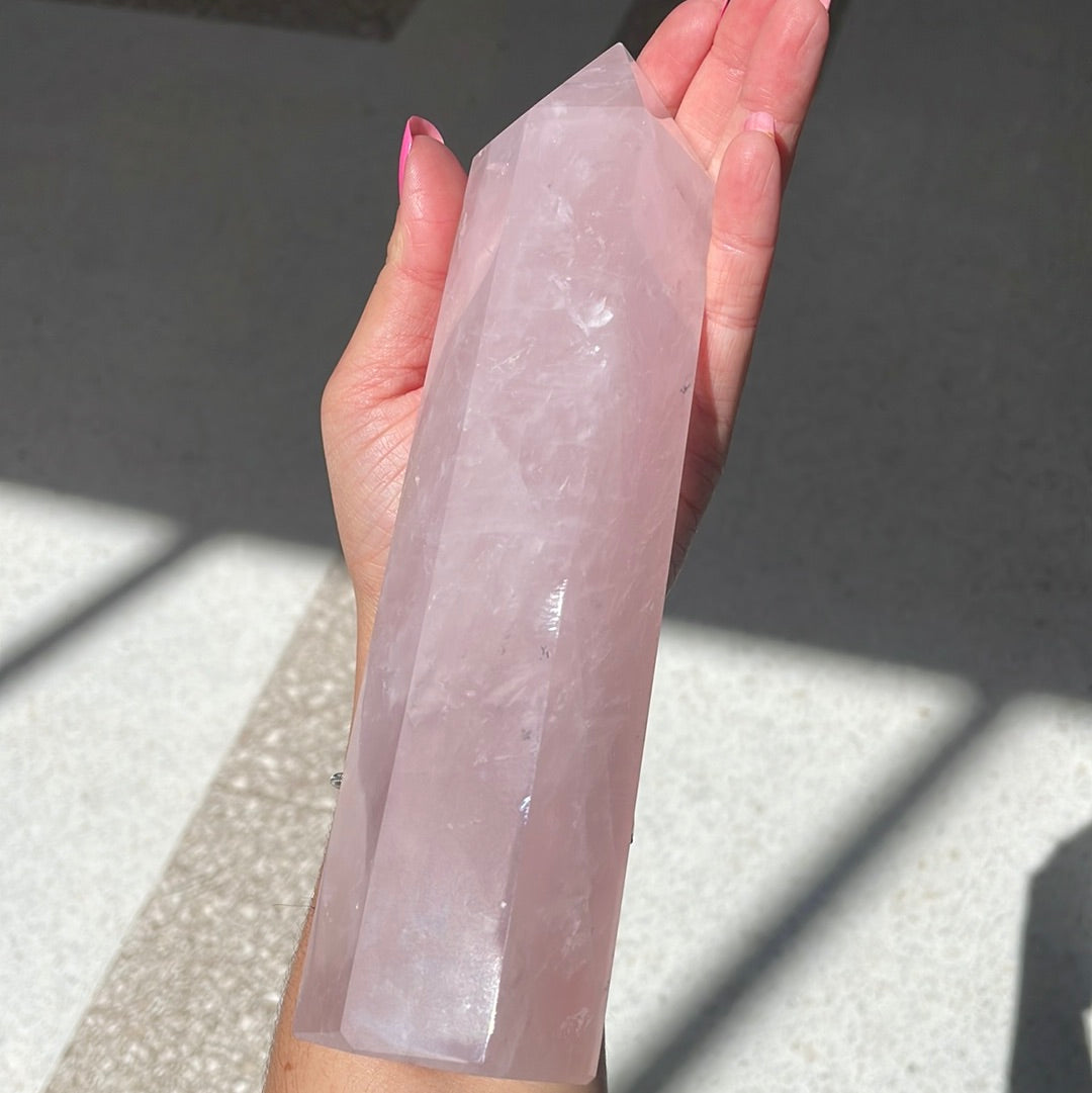 Rose Quartz point - Rivendell Shop