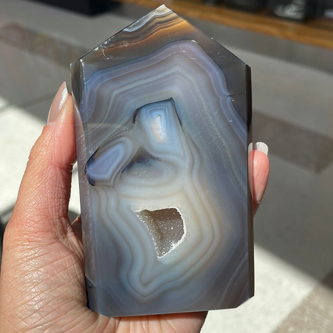 Standing Agate piece - Rivendell Shop