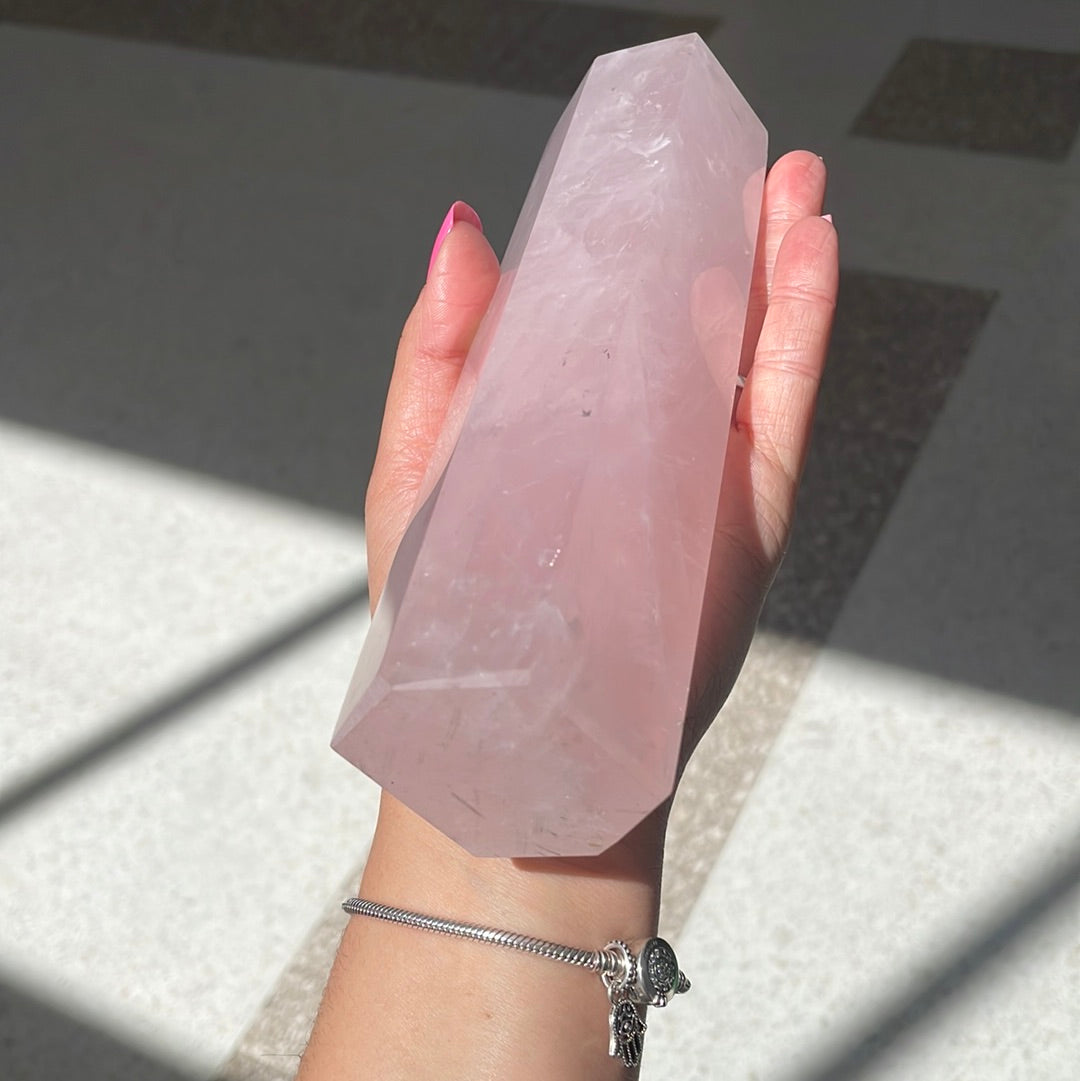 Rose Quartz point - Rivendell Shop