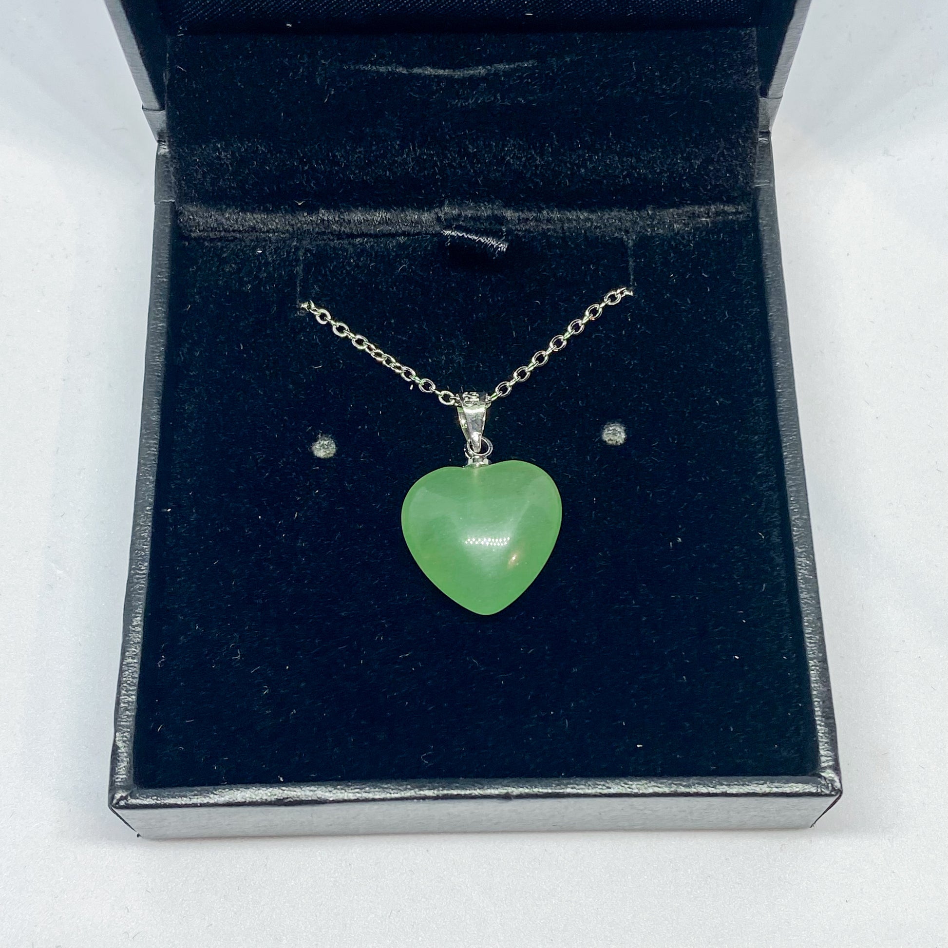 Green Aventurine Heart Pendant - Rivendell Shop